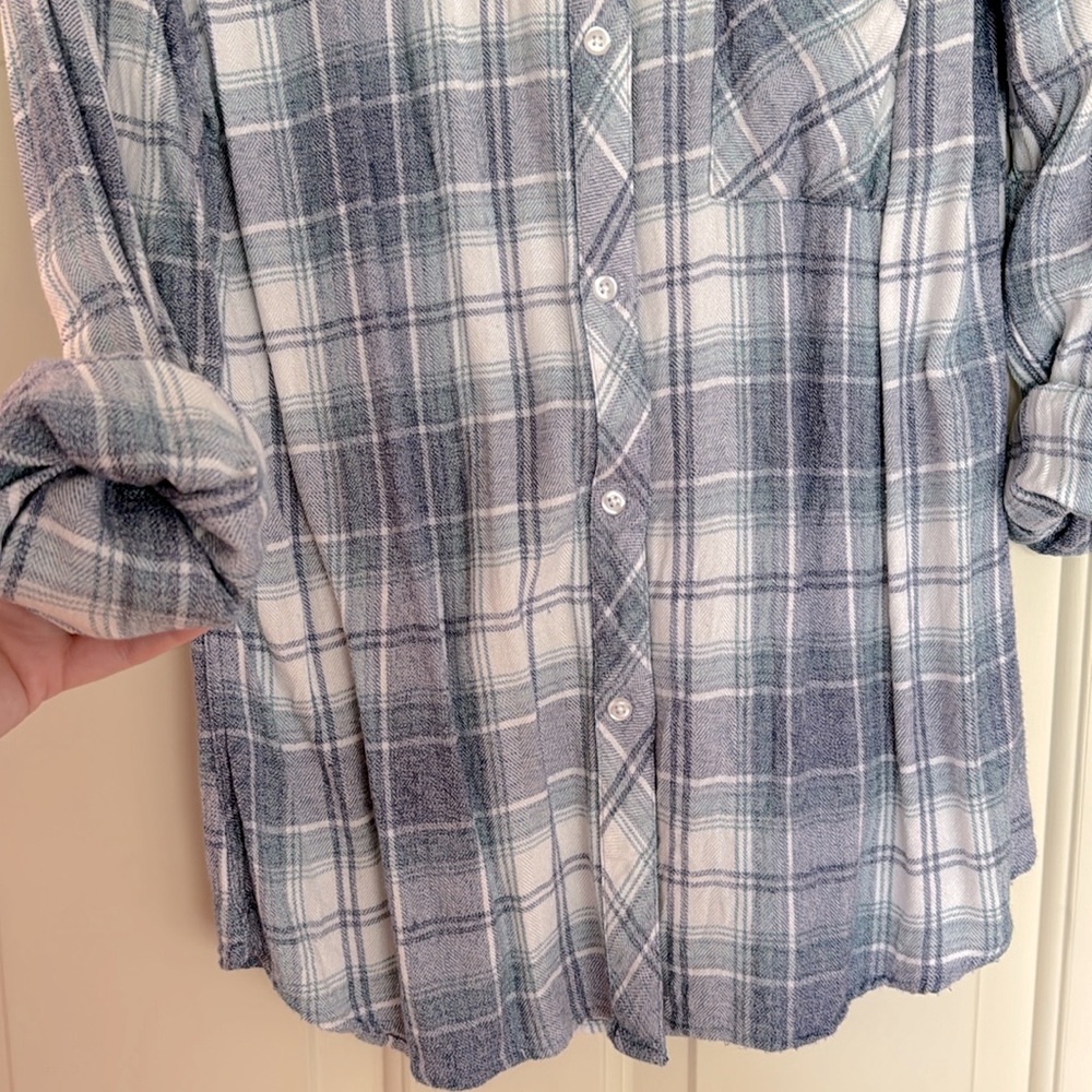 Rails Button Up! Size Medium. Perfect Condition! - image 4